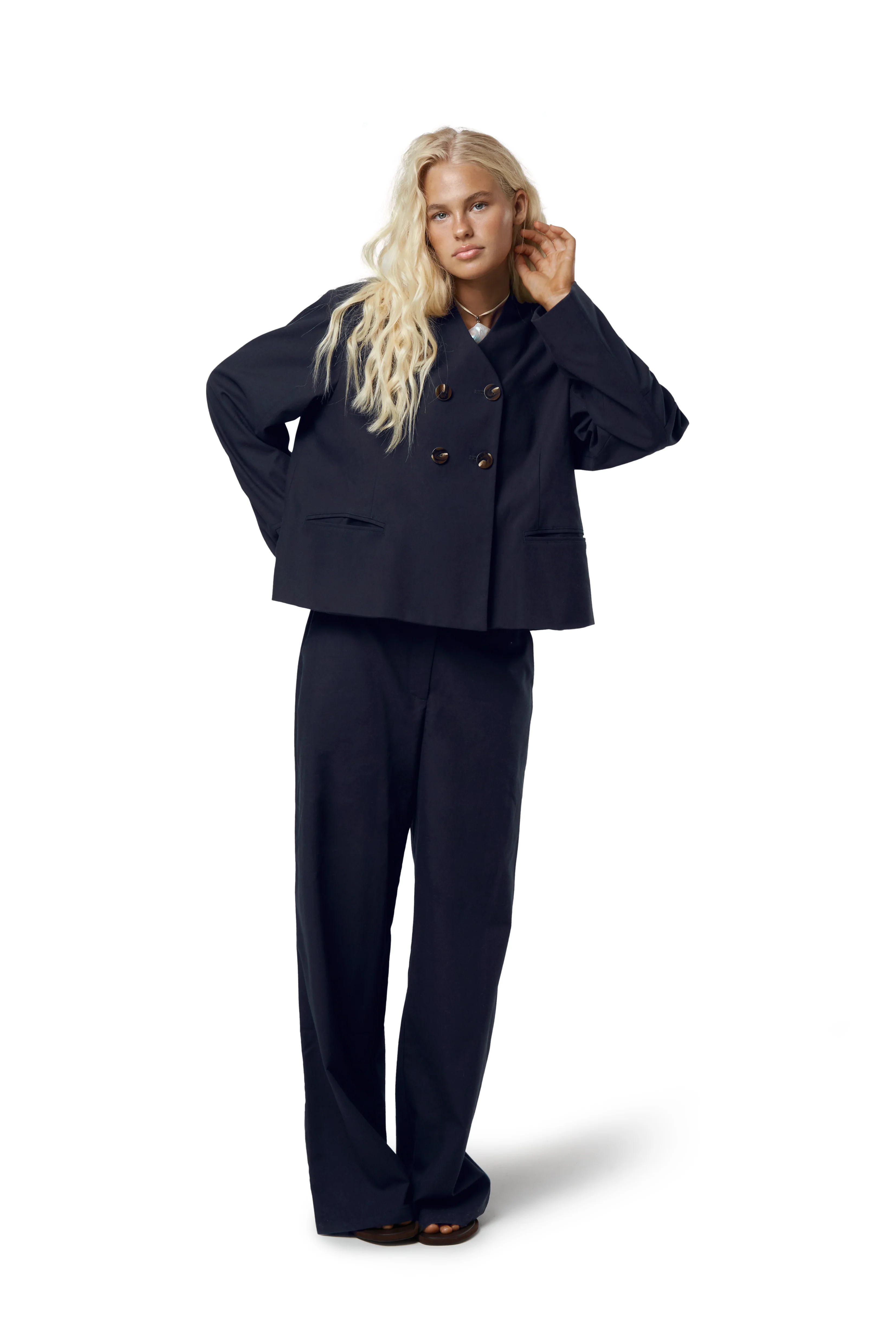 Emmie Double Breasted Linen Blazer in Navy - Image 4