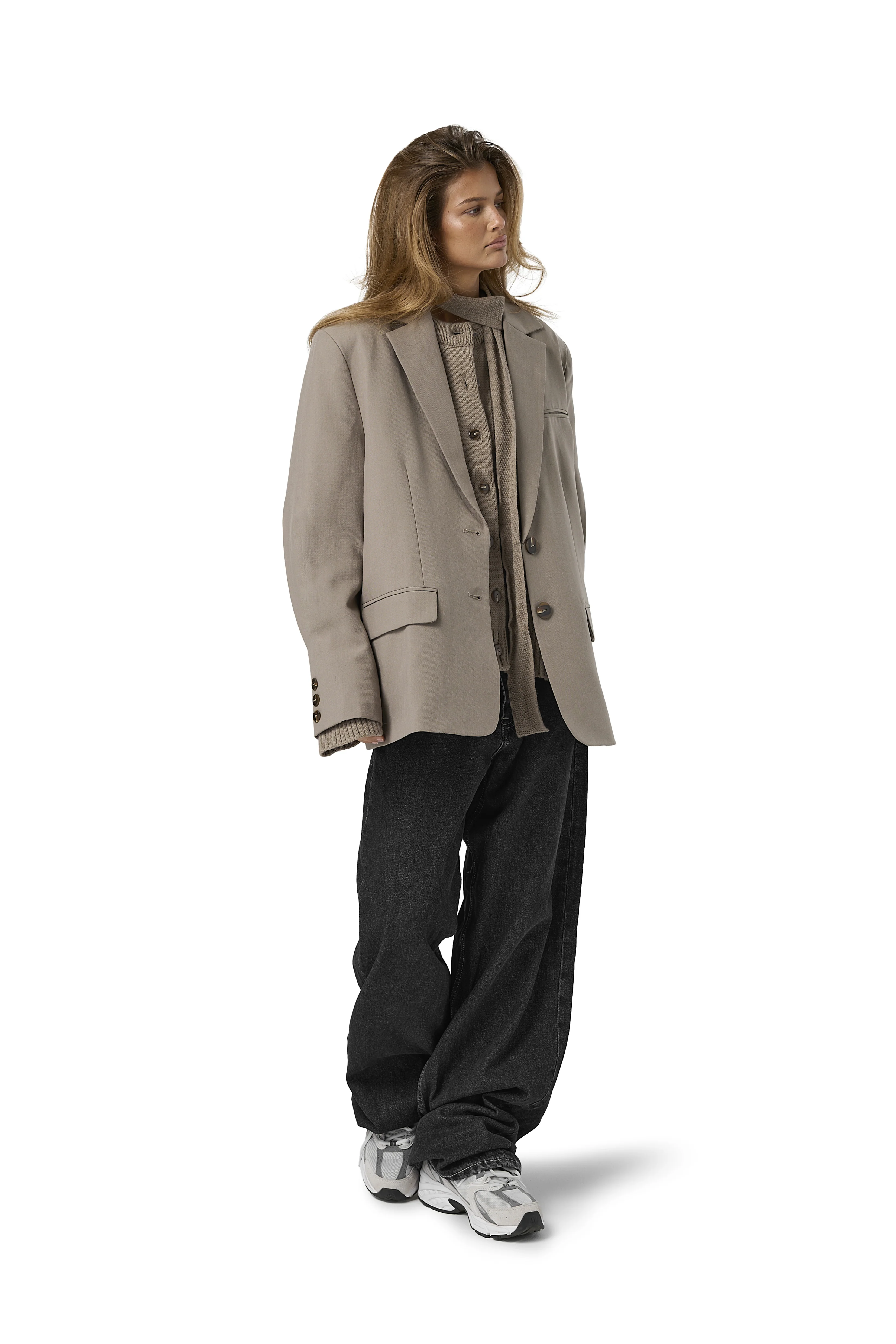 Fifth Blazer in Beige - Image 4