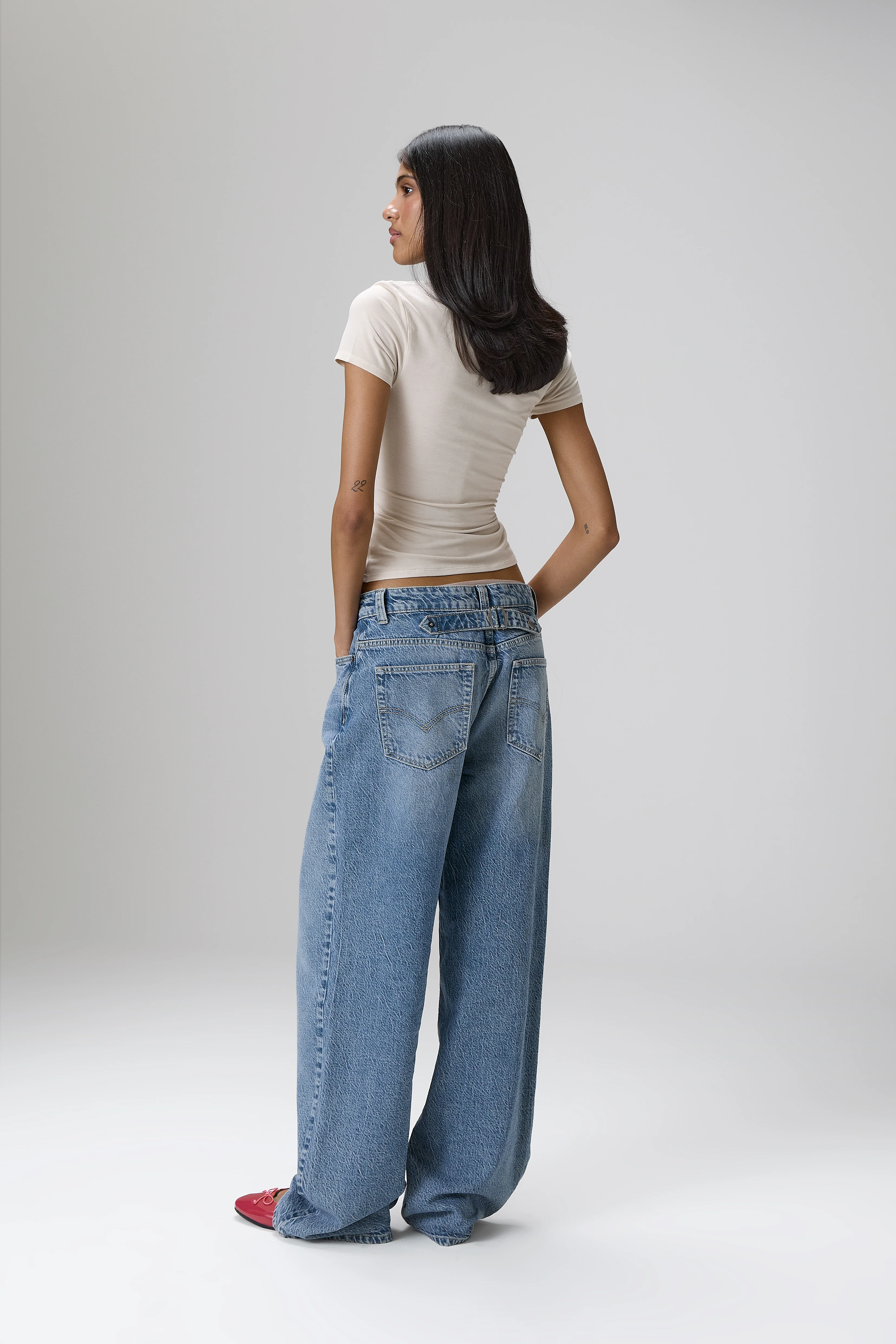 Sally Straight Leg Denim Jeans in Mid-Wash - Image 6