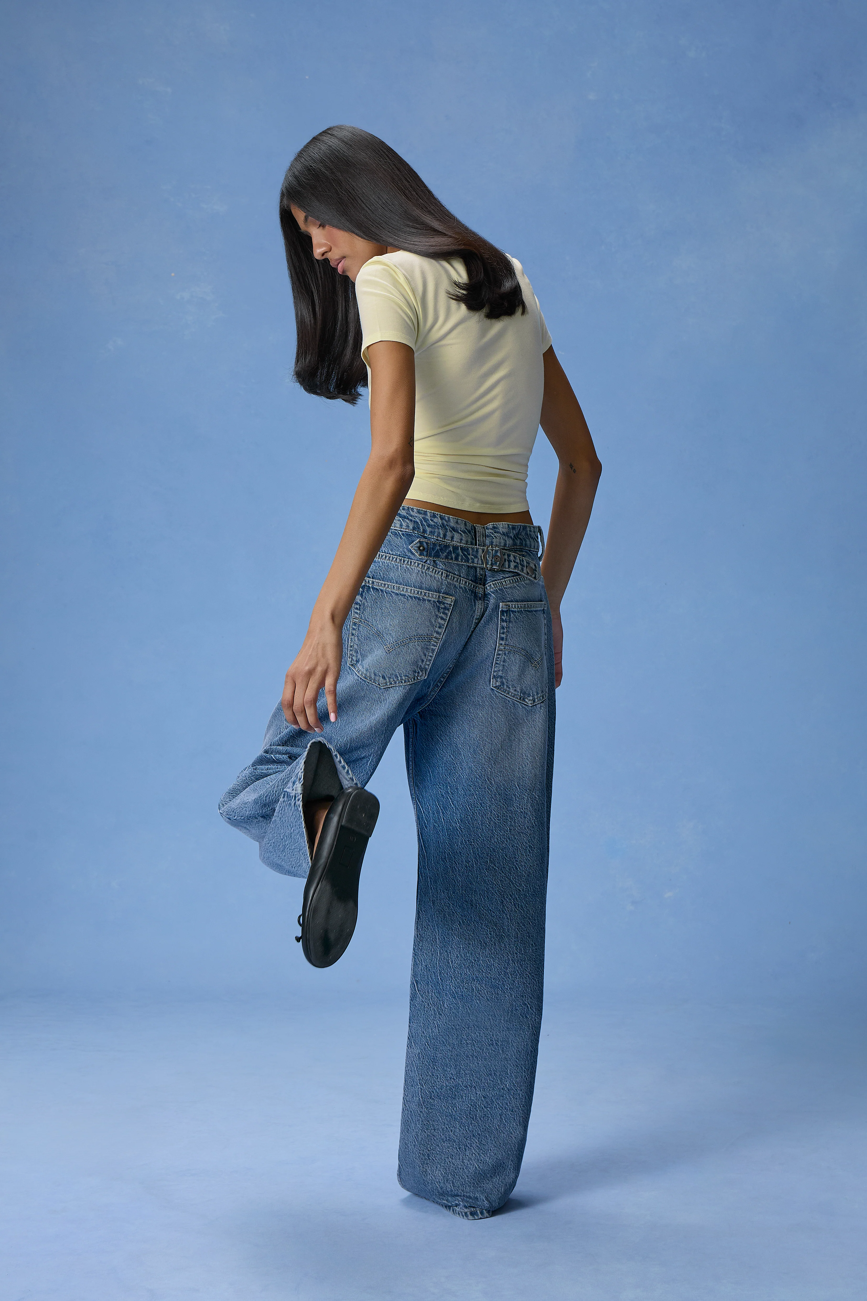 Sally Straight Leg Denim Jeans in Mid-Wash - Image 8