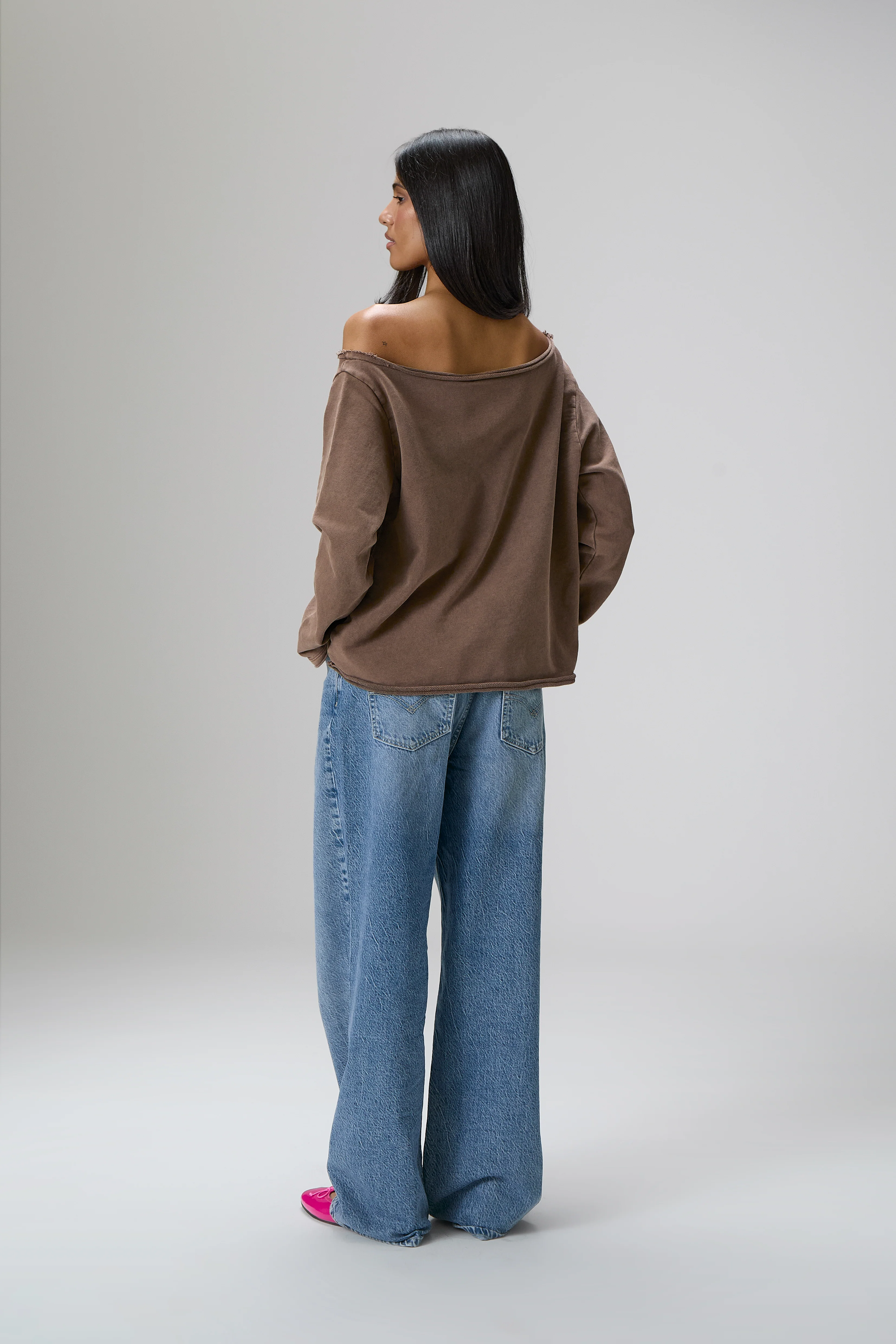 Seekers Slouch Top in Brown - Image 14