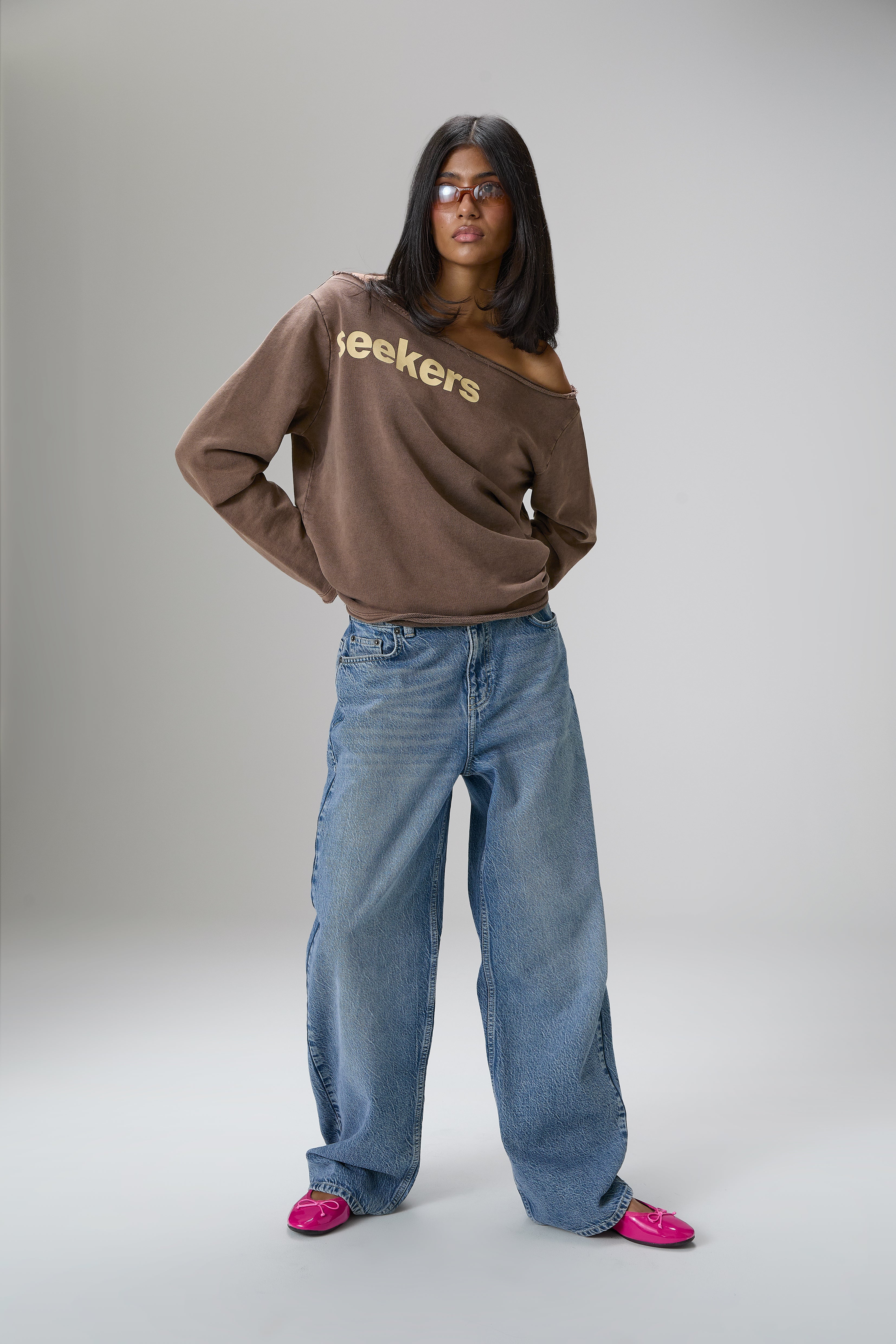 Seekers Slouch Top in Brown - Image 8